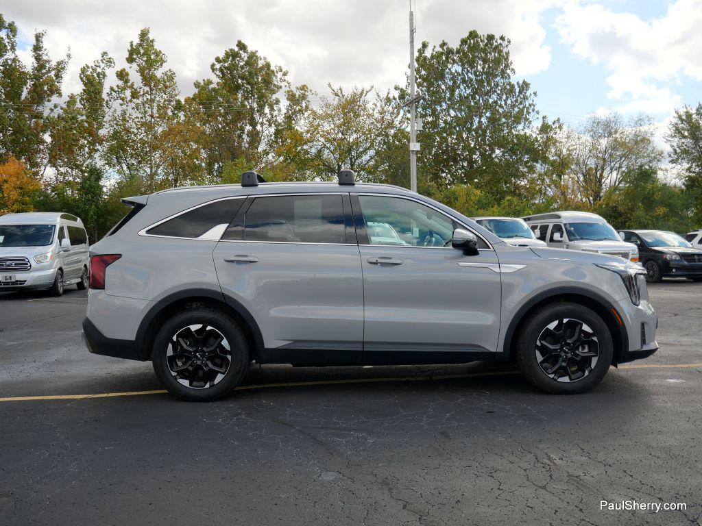 used 2024 Kia Sorento car, priced at $29,509