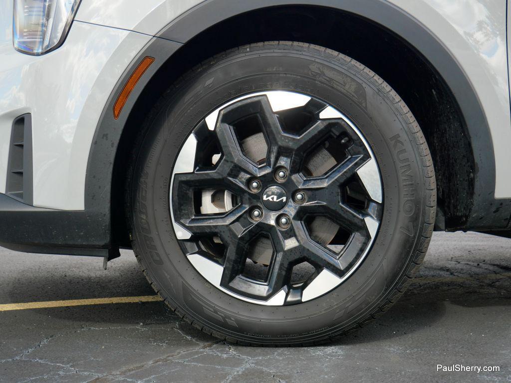 used 2024 Kia Sorento car, priced at $29,509