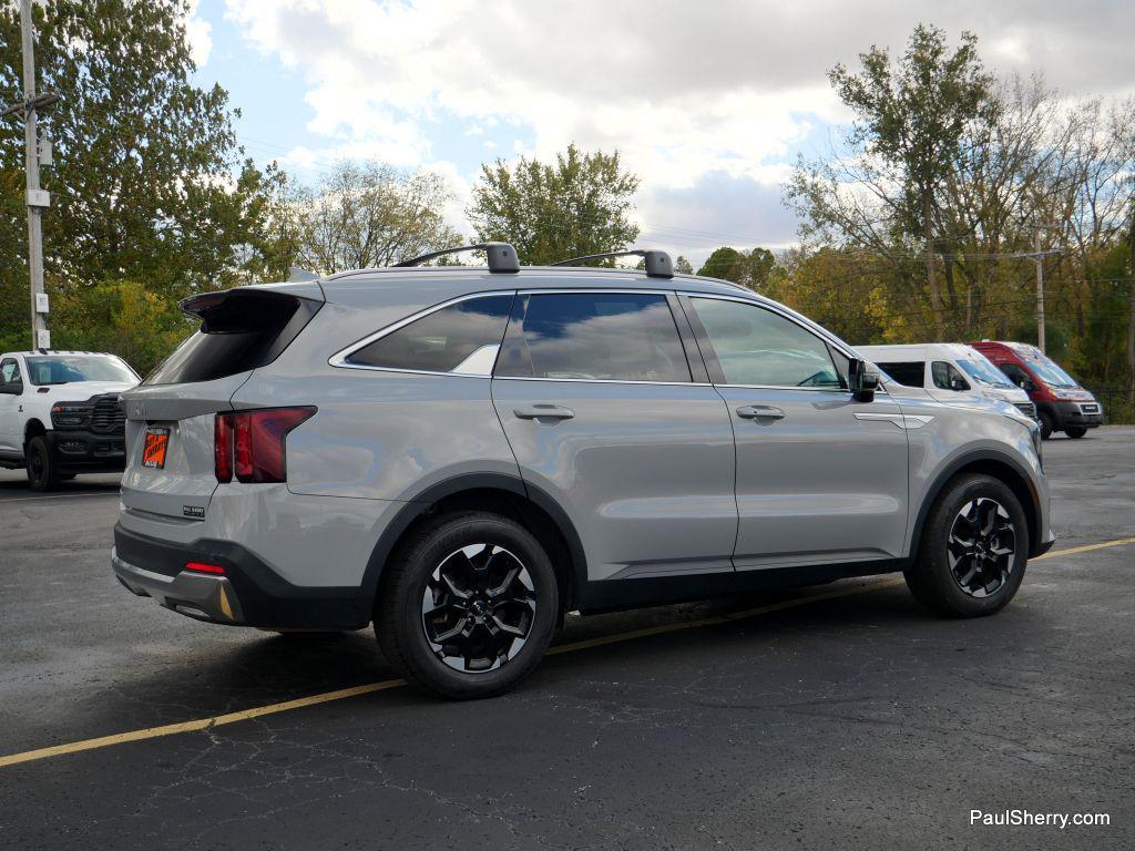 used 2024 Kia Sorento car, priced at $29,509