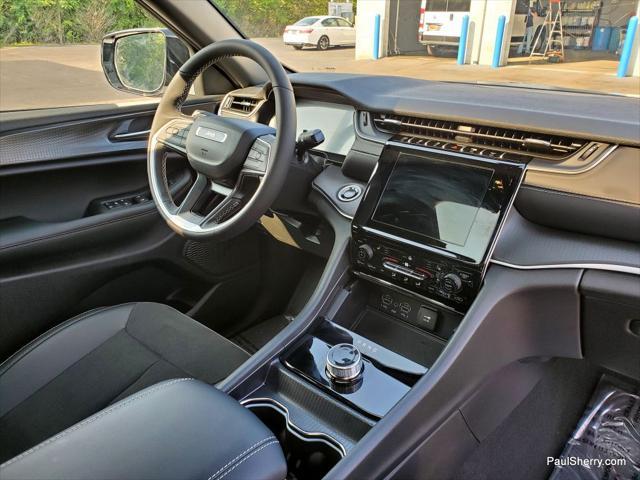 new 2025 Jeep Grand Cherokee car, priced at $42,995