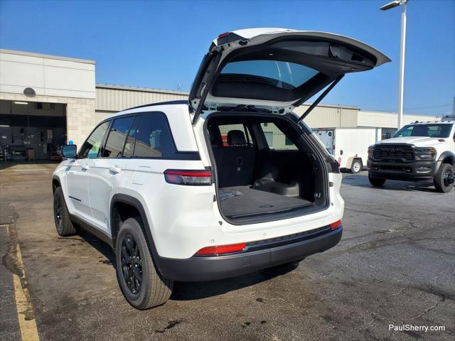 new 2025 Jeep Grand Cherokee car, priced at $42,995