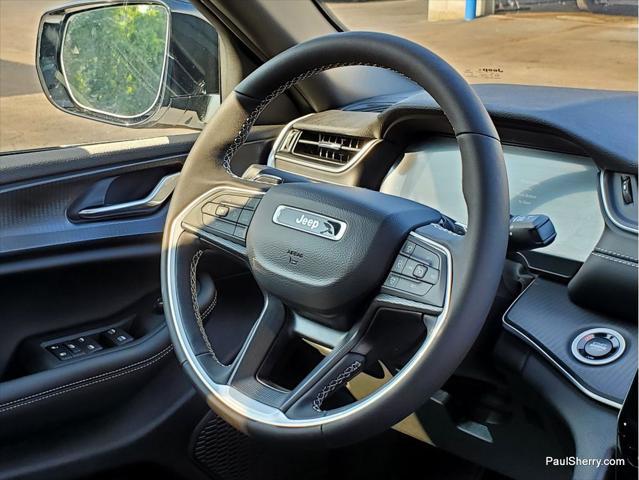 new 2025 Jeep Grand Cherokee car, priced at $42,995
