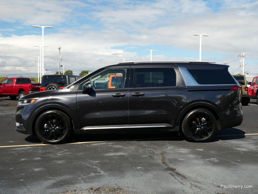 used 2023 Kia Carnival car, priced at $37,876