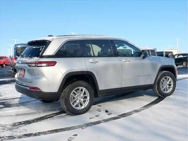 new 2025 Jeep Grand Cherokee car, priced at $38,495