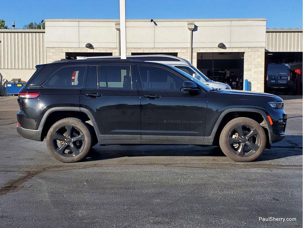 used 2024 Jeep Grand Cherokee car, priced at $39,395