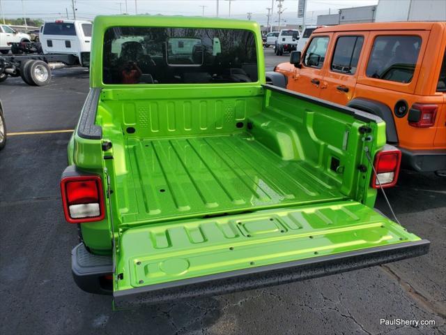 new 2025 Jeep Gladiator car, priced at $45,995