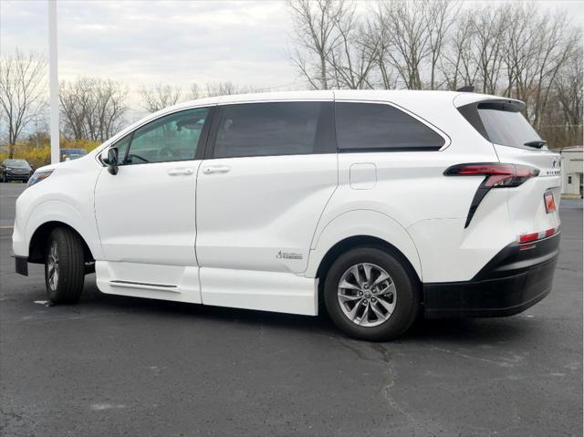 used 2022 Toyota Sienna car, priced at $73,995