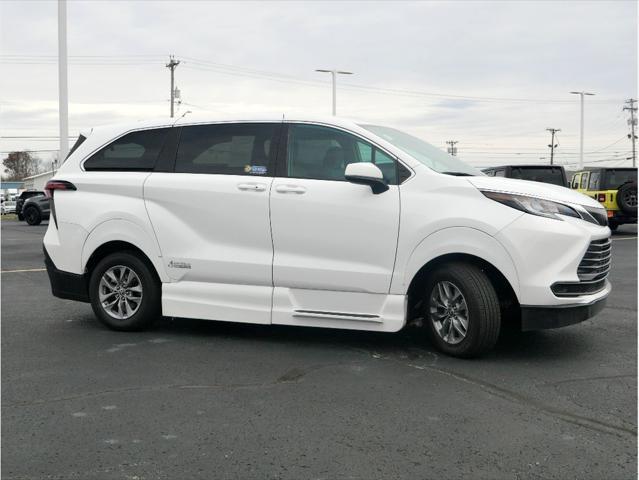 used 2022 Toyota Sienna car, priced at $73,995