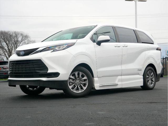 used 2022 Toyota Sienna car, priced at $73,995