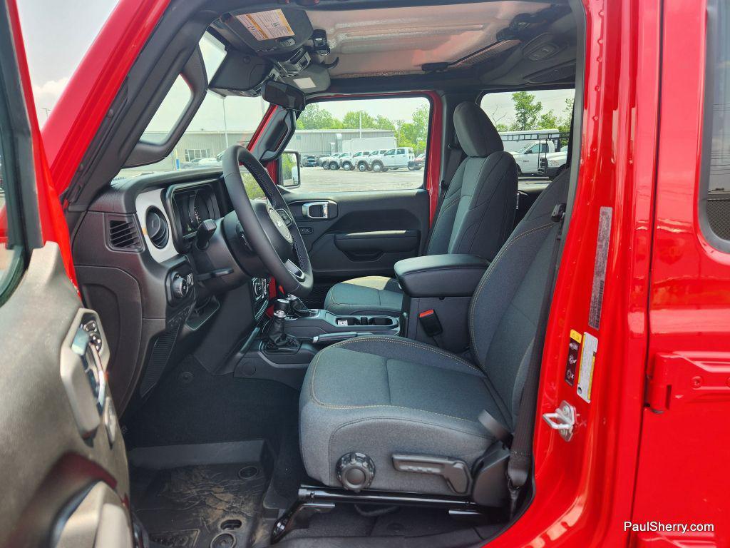 new 2025 Jeep Wrangler car, priced at $45,996