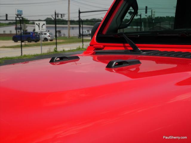 new 2025 Jeep Wrangler car, priced at $48,295