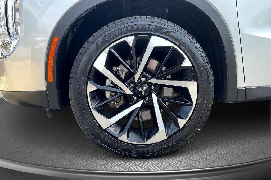 used 2023 Mitsubishi Outlander car, priced at $18,998