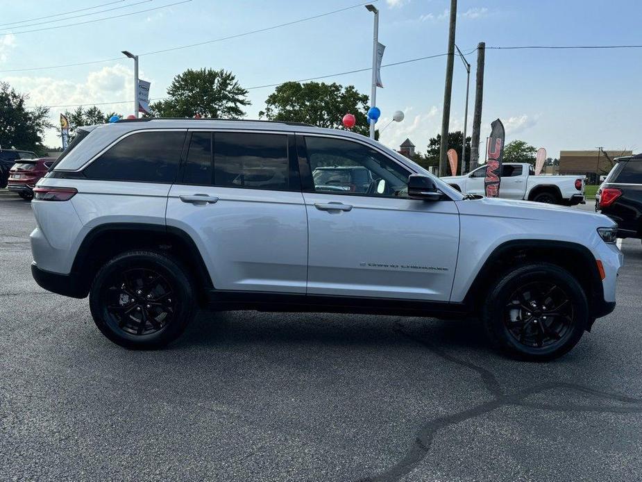 used 2022 Jeep Grand Cherokee car, priced at $32,476