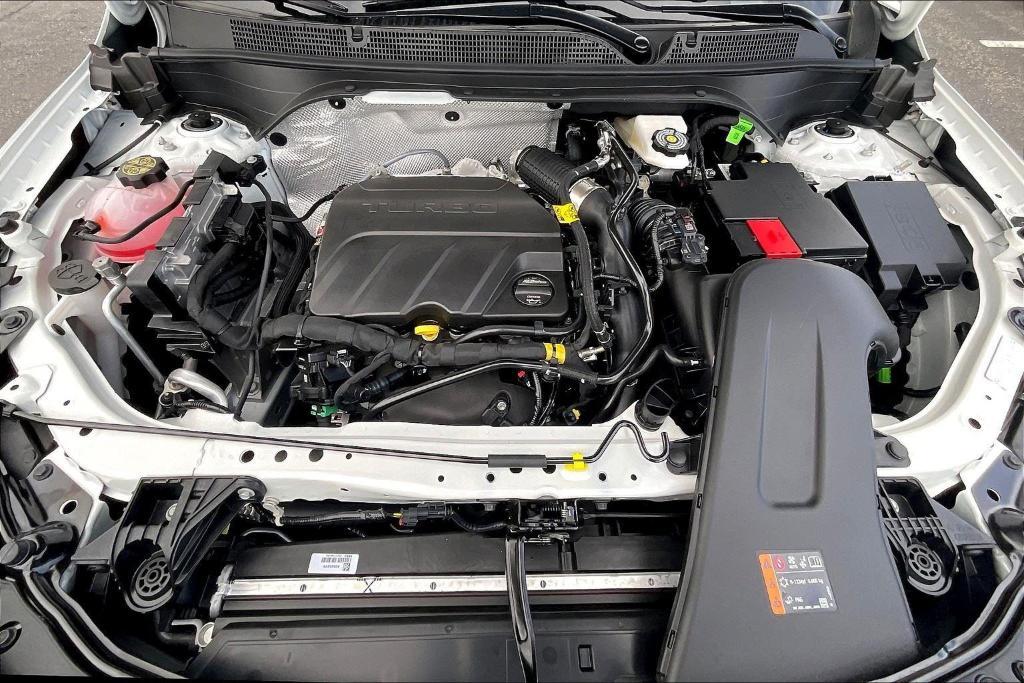 new 2025 Buick Envista car, priced at $26,440