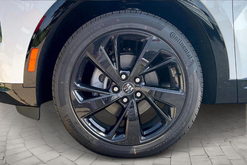 new 2025 Buick Envision car, priced at $41,240