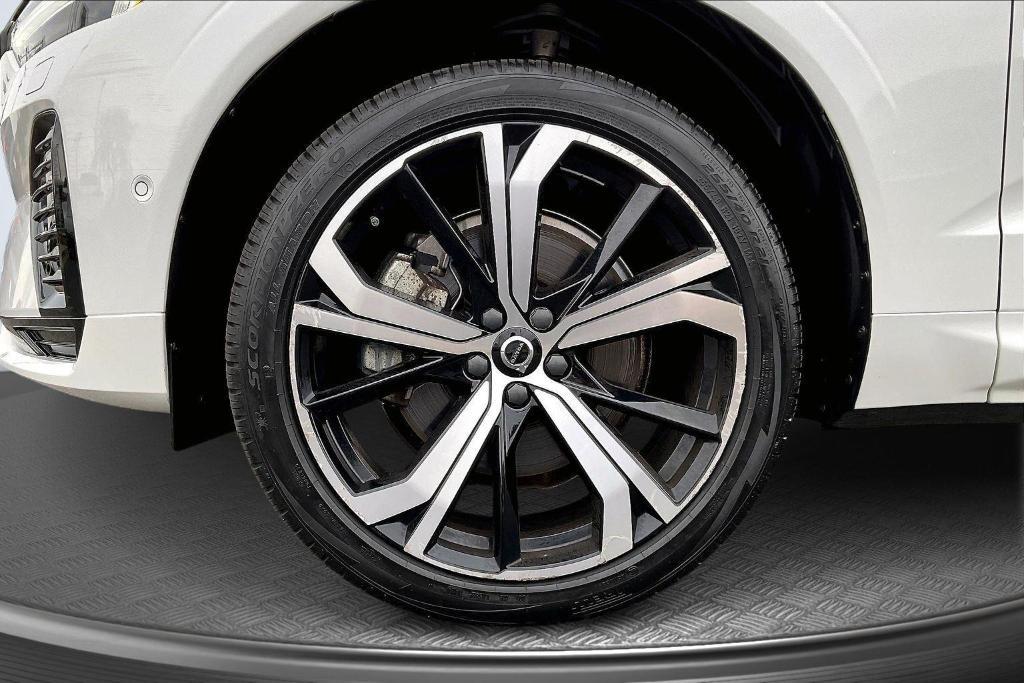 used 2022 Volvo XC60 Recharge Plug-In Hybrid car, priced at $41,995