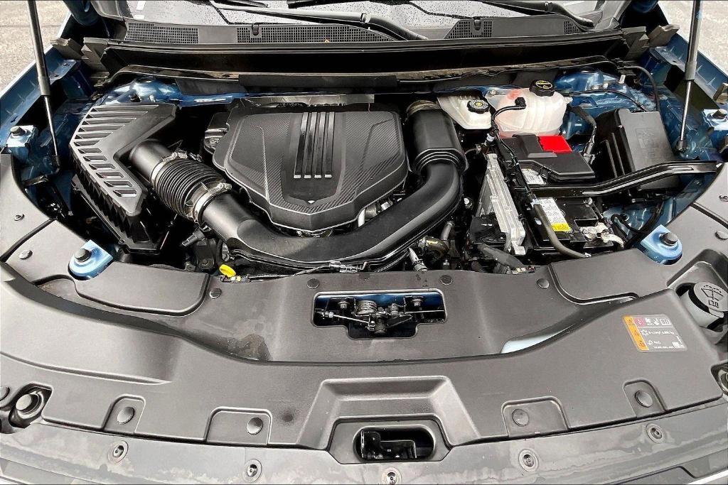 used 2025 Chevrolet Traverse car, priced at $34,249