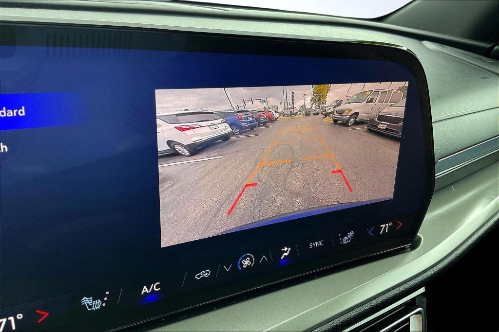 used 2025 Chevrolet Traverse car, priced at $34,249