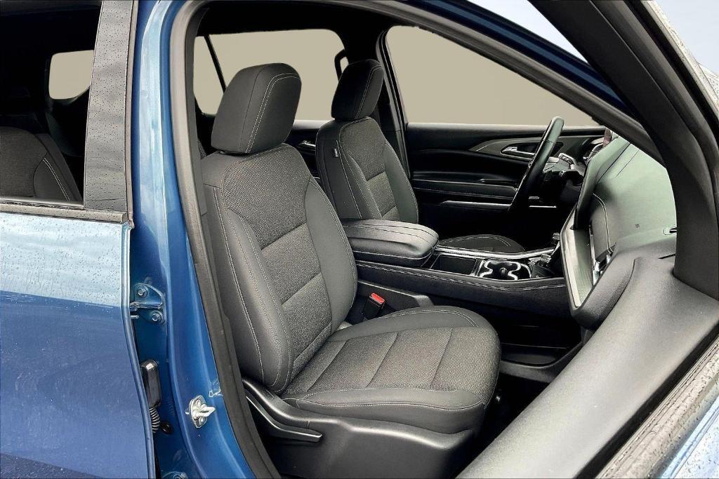 used 2025 Chevrolet Traverse car, priced at $34,249