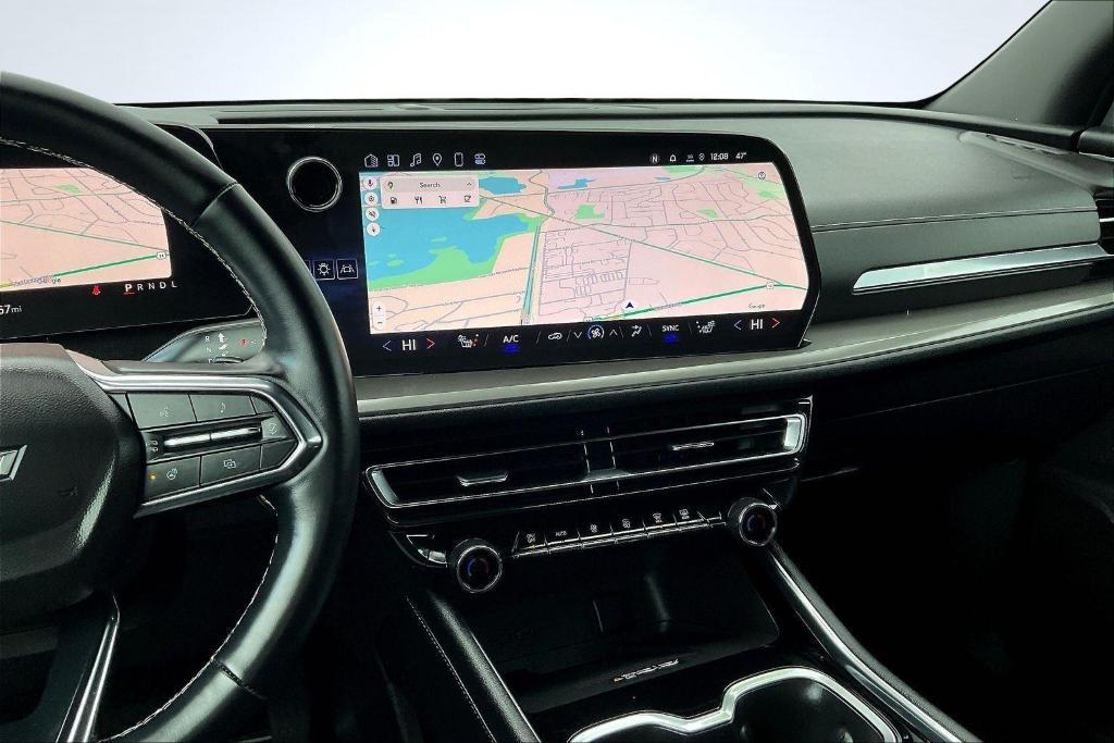 used 2025 Chevrolet Traverse car, priced at $34,249