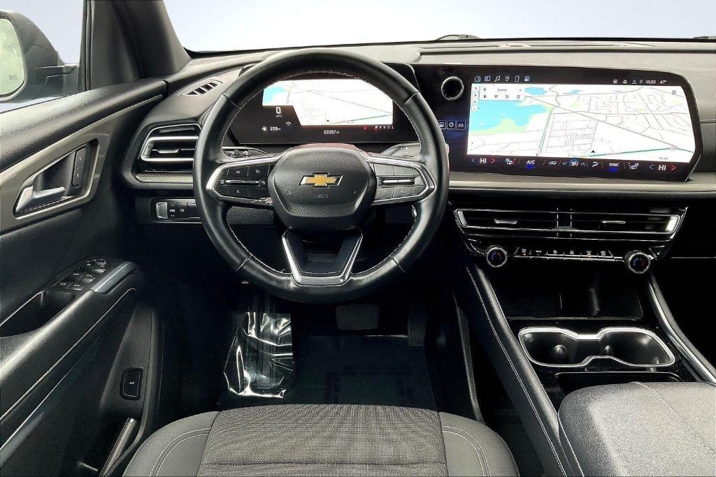 used 2025 Chevrolet Traverse car, priced at $34,249