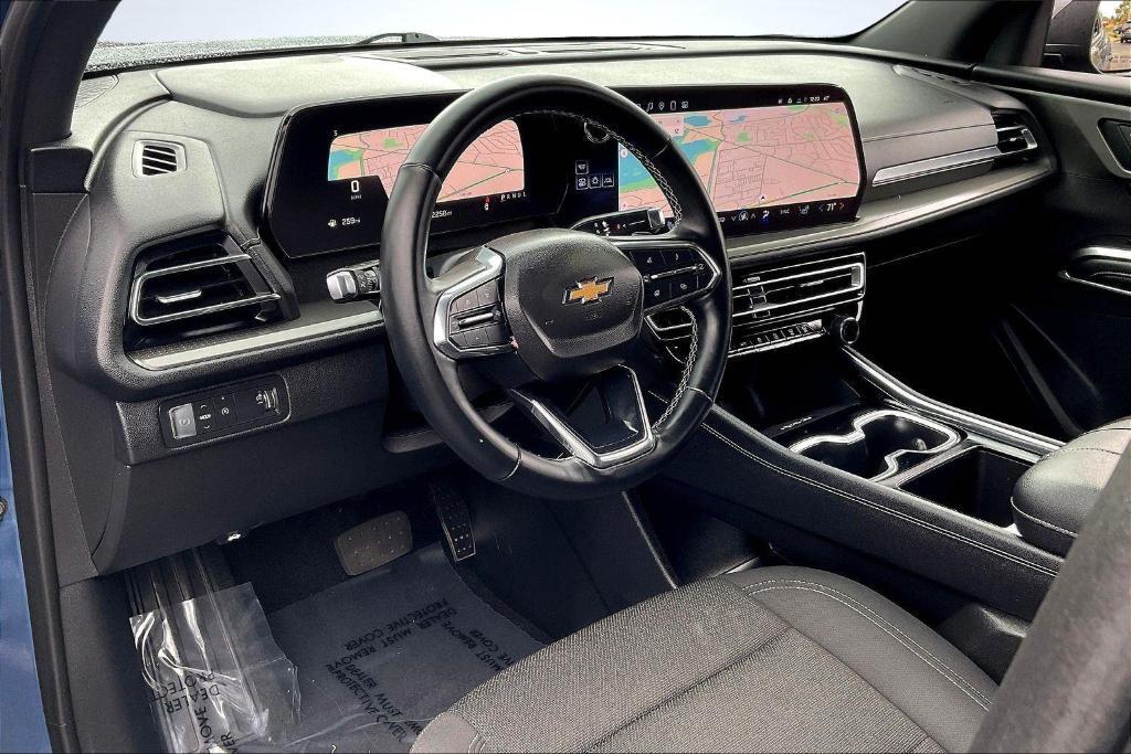 used 2025 Chevrolet Traverse car, priced at $34,249