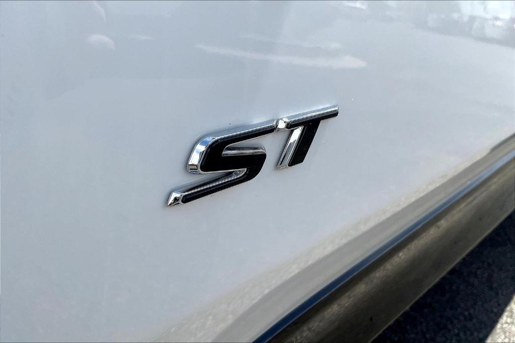 new 2025 Buick Envista car, priced at $29,575