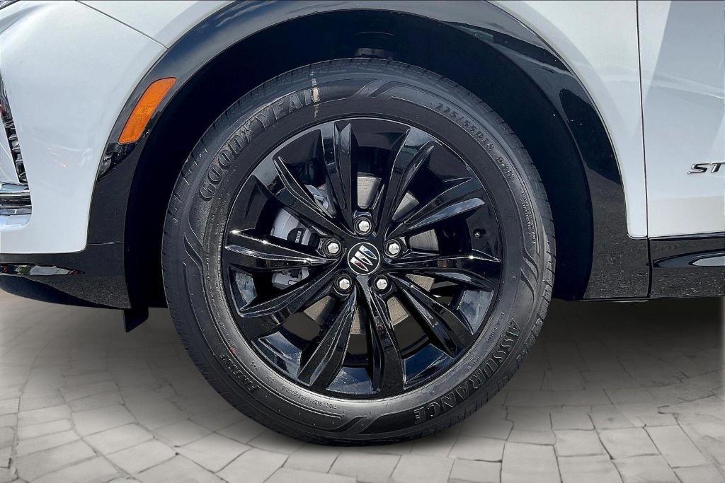 new 2025 Buick Envista car, priced at $29,575
