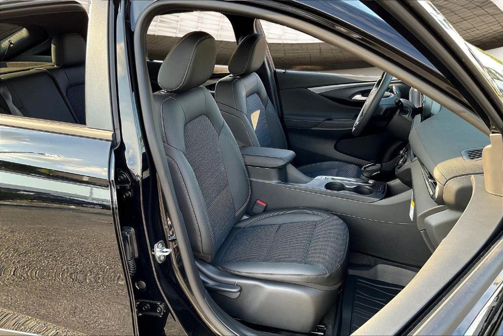 new 2025 Buick Envista car, priced at $25,209
