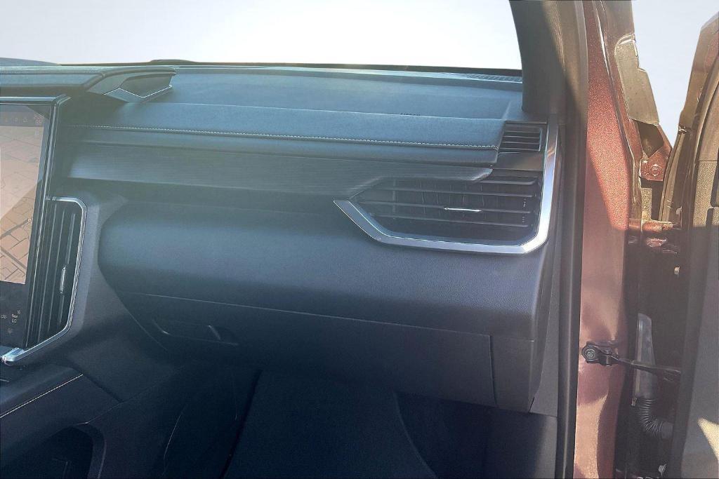 used 2025 GMC Acadia car, priced at $34,895