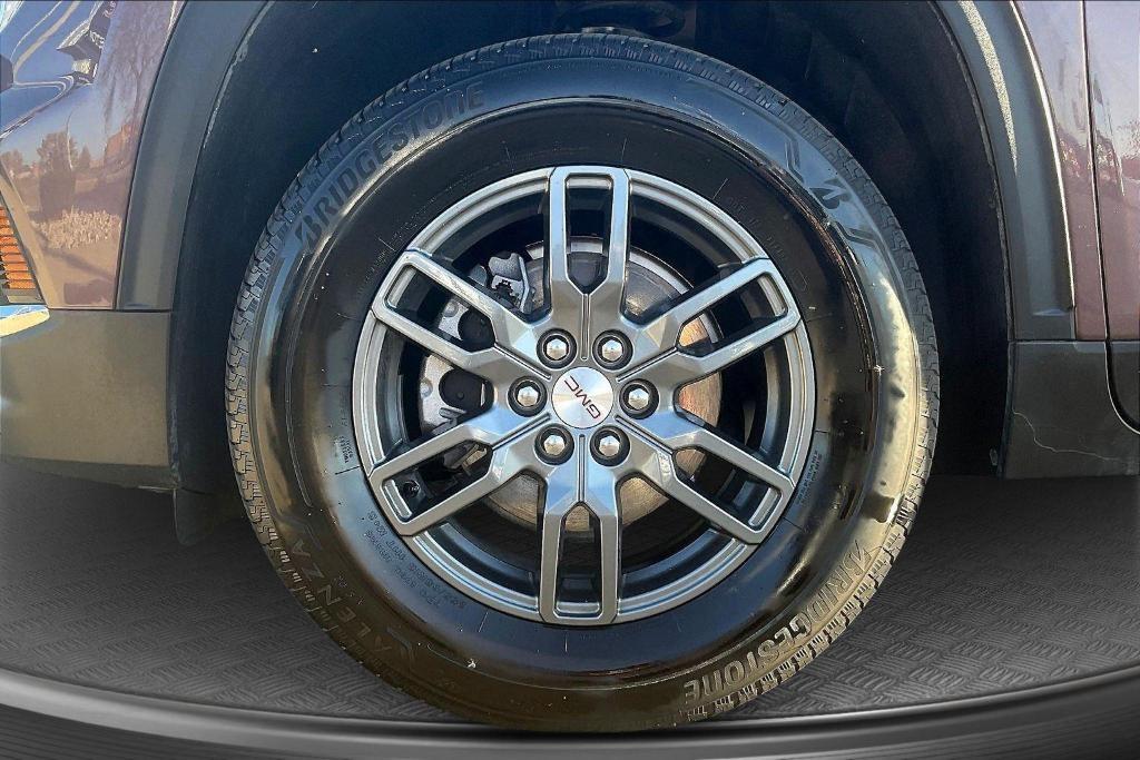 used 2025 GMC Acadia car, priced at $34,895