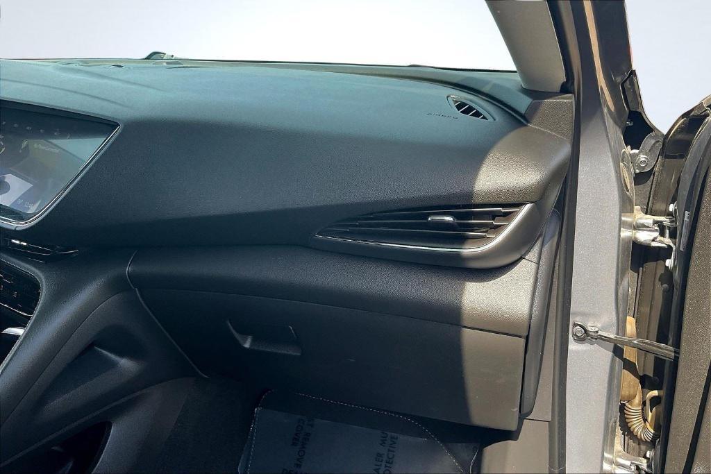 used 2022 Buick Envision car, priced at $21,999