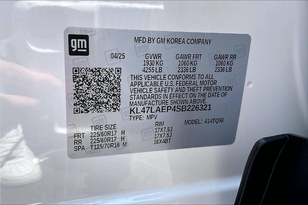 new 2025 Buick Envista car, priced at $24,445