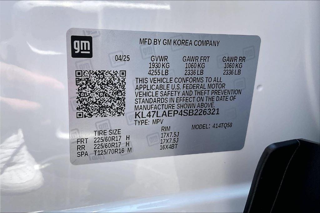 new 2025 Buick Envista car, priced at $23,919