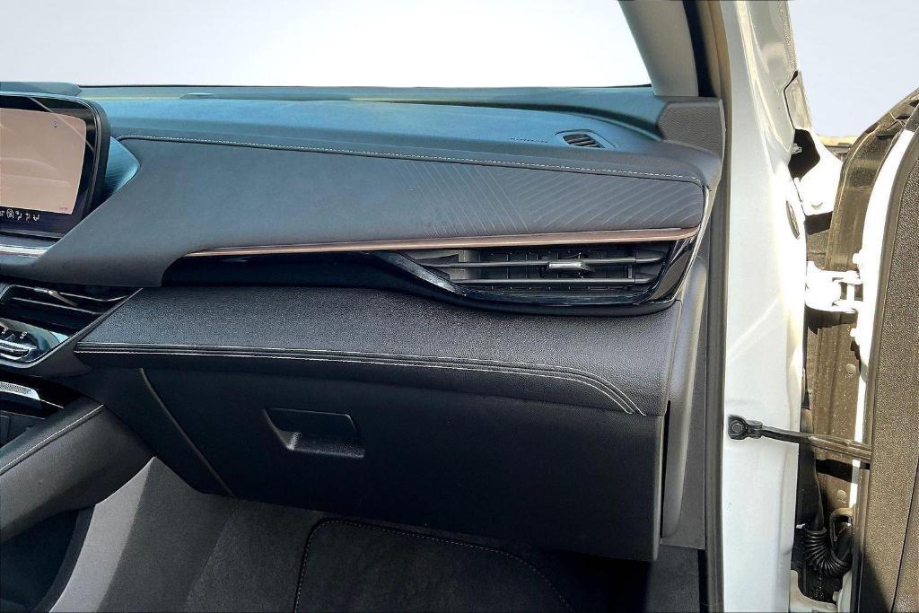 used 2024 Buick Envision car, priced at $26,999