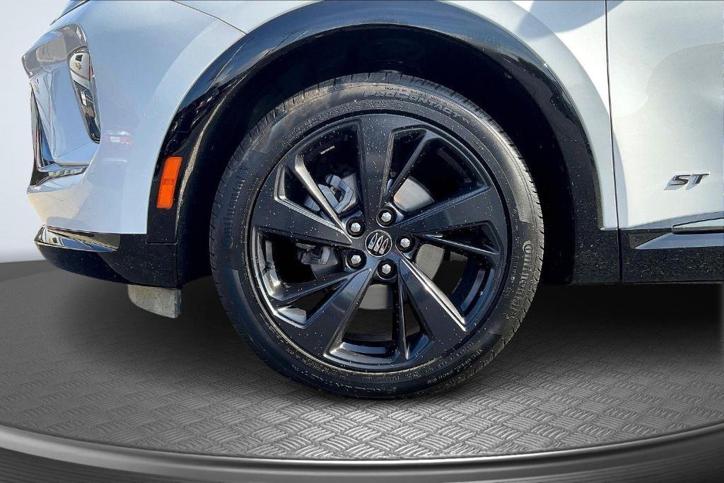 used 2024 Buick Envision car, priced at $26,999