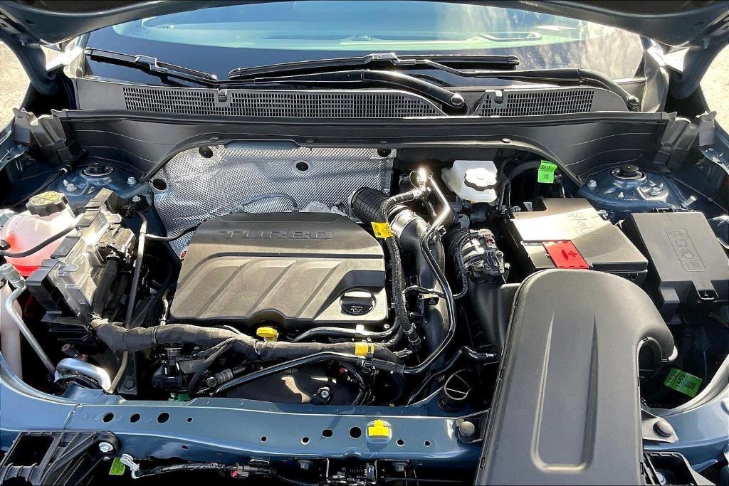 new 2025 Buick Envista car, priced at $26,935