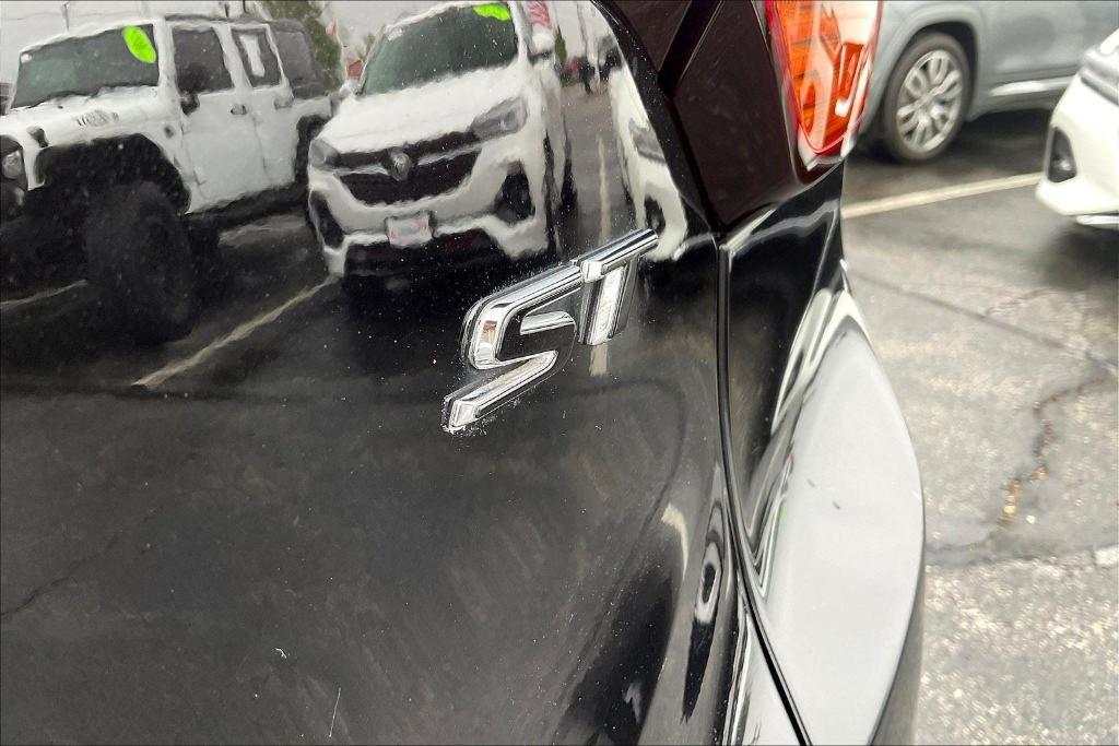 used 2023 Buick Encore GX car, priced at $21,999