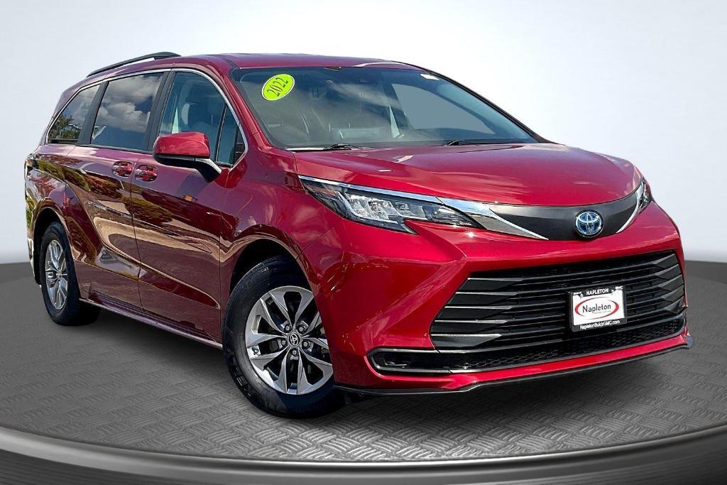 used 2022 Toyota Sienna car, priced at $35,888