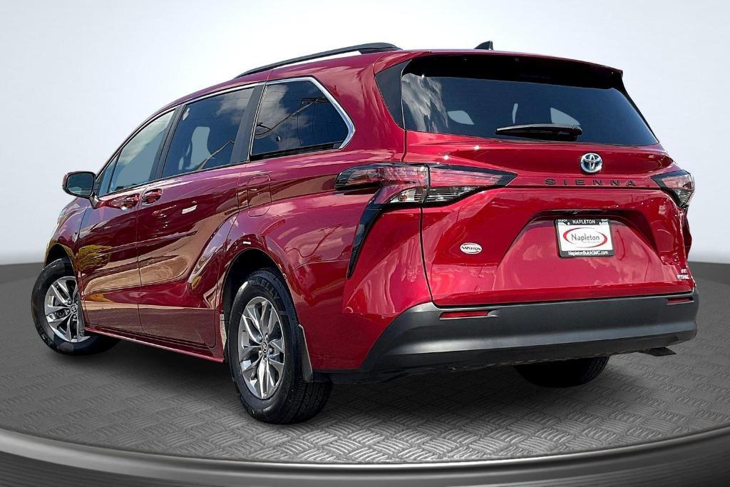 used 2022 Toyota Sienna car, priced at $35,888