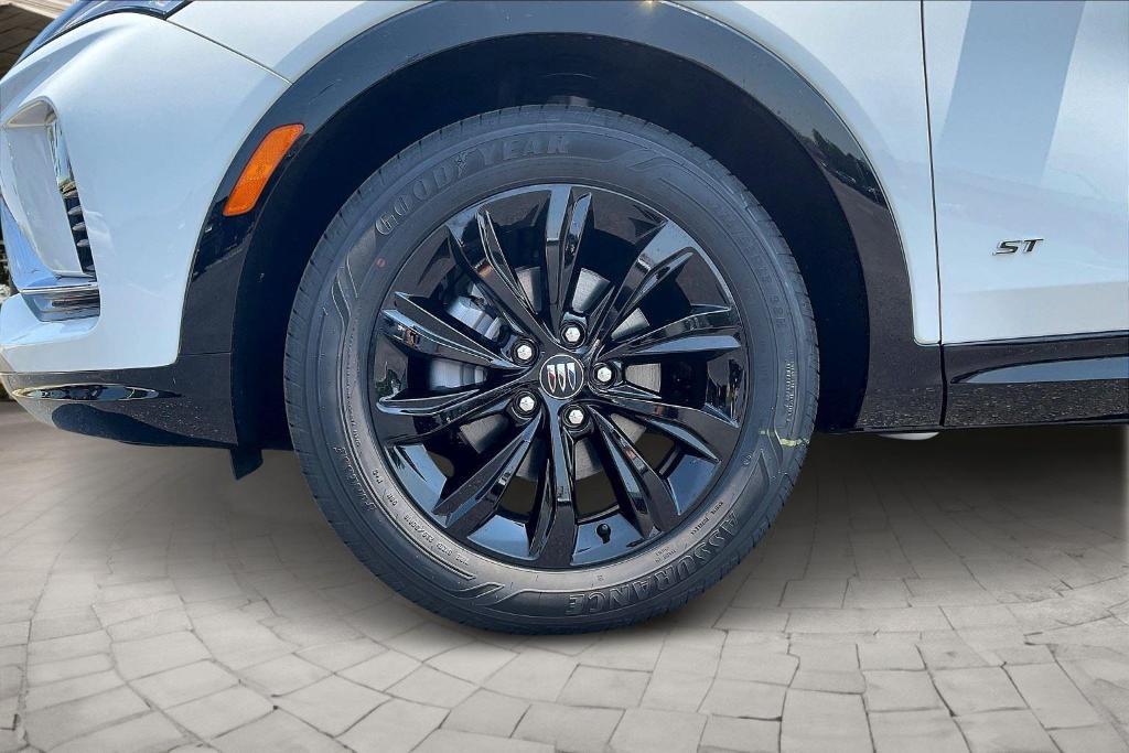 new 2025 Buick Envista car, priced at $26,540