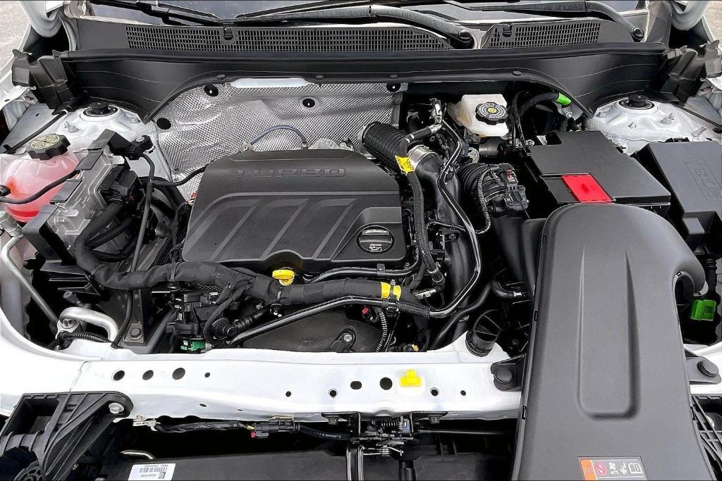 new 2025 Buick Envista car, priced at $27,630
