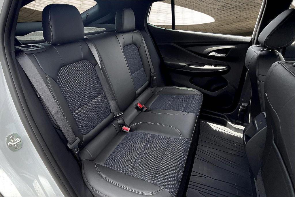 new 2025 Buick Envista car, priced at $27,630