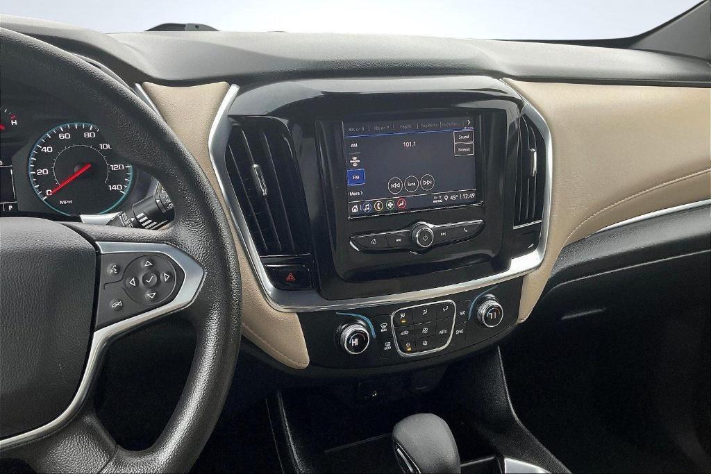 used 2023 Chevrolet Traverse car, priced at $27,979