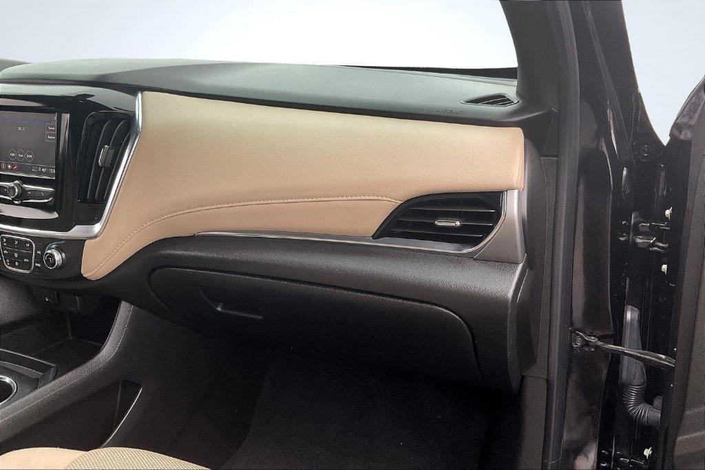 used 2023 Chevrolet Traverse car, priced at $27,979