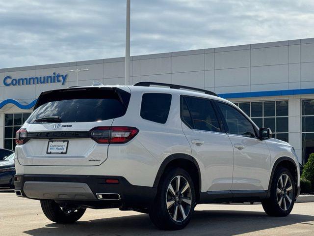new 2025 Honda Pilot car, priced at $49,405