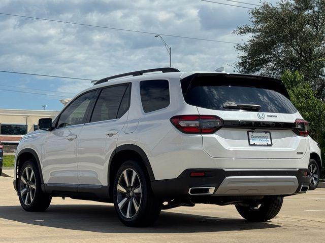 new 2025 Honda Pilot car, priced at $49,405