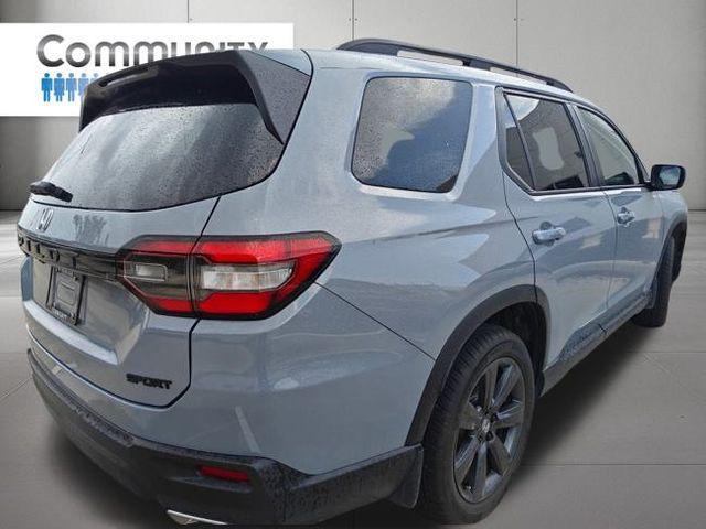 used 2025 Honda Pilot car, priced at $41,419