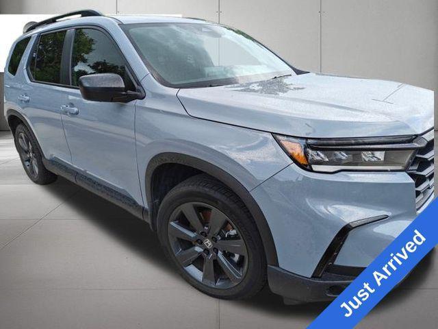 used 2025 Honda Pilot car, priced at $41,419