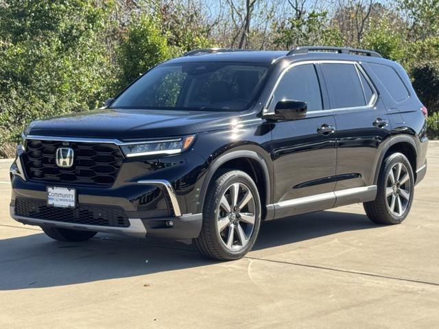 new 2025 Honda Pilot car, priced at $49,998